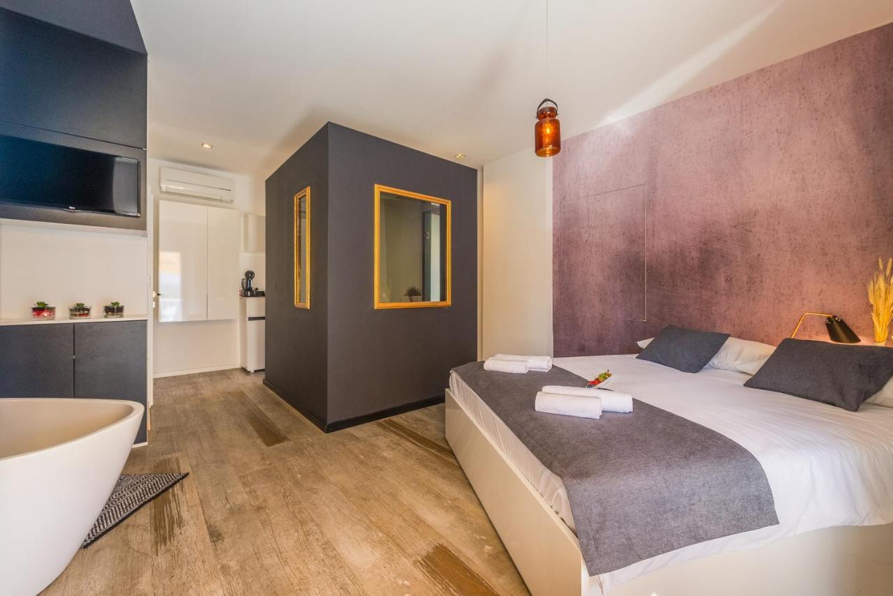 Central Rooms In Old Town By Belmont Realty Zara Esterno foto