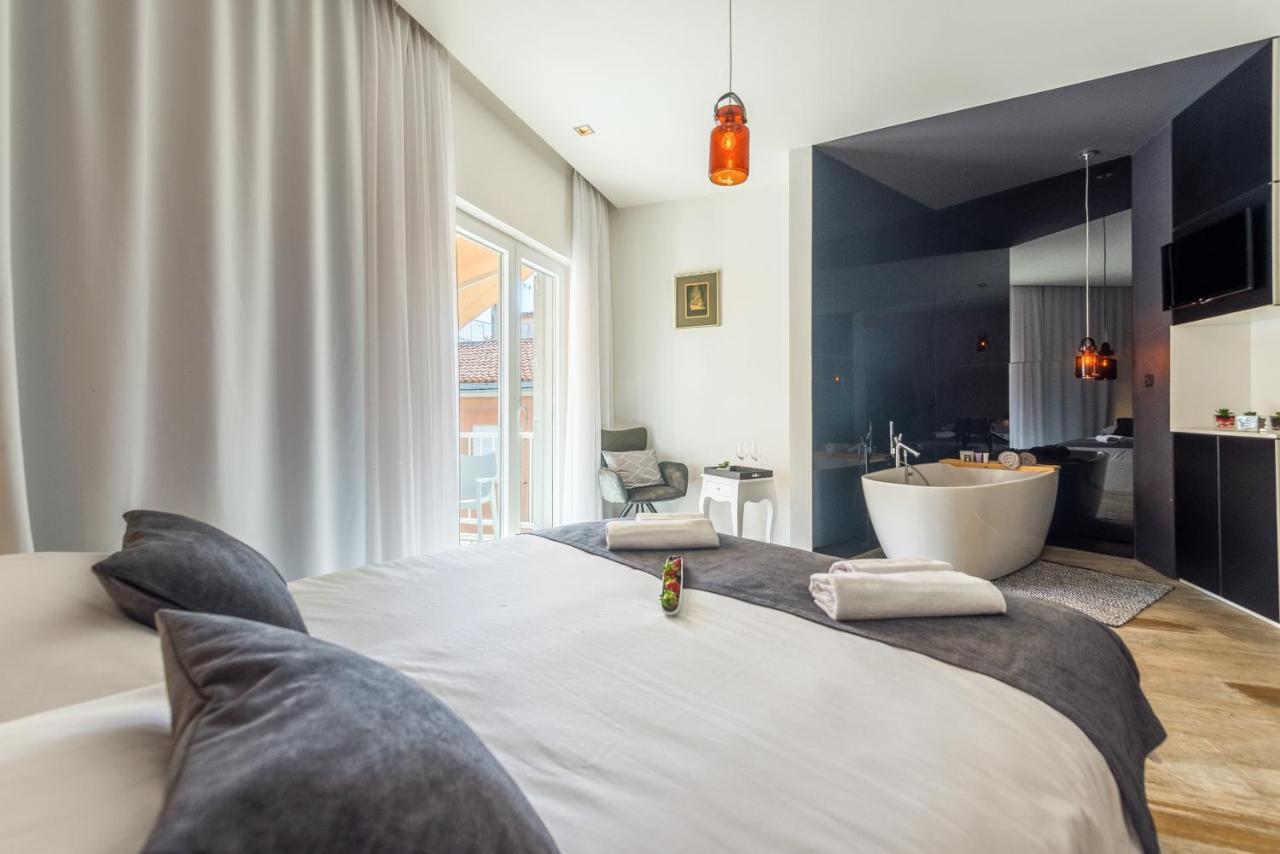 Central Rooms In Old Town By Belmont Realty Zara Esterno foto