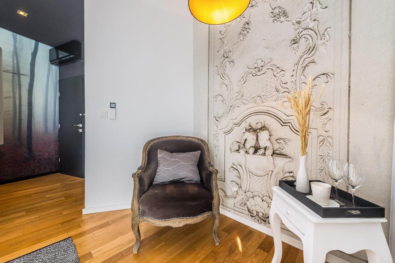 Central Rooms In Old Town By Belmont Realty Zara Esterno foto