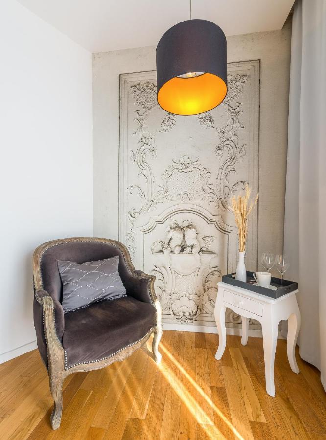 Central Rooms In Old Town By Belmont Realty Zara Esterno foto