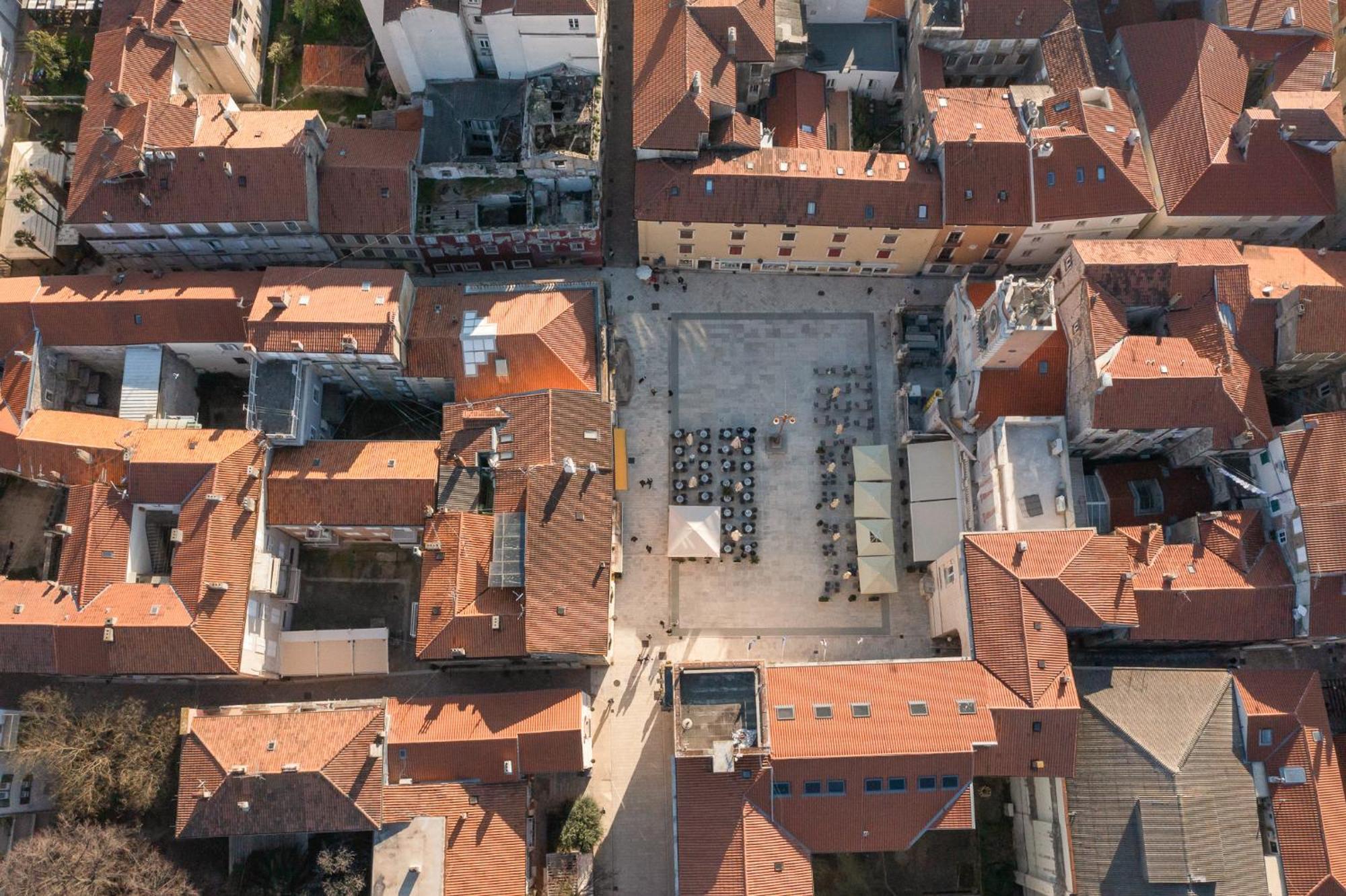 Central Rooms In Old Town By Belmont Realty Zara Esterno foto