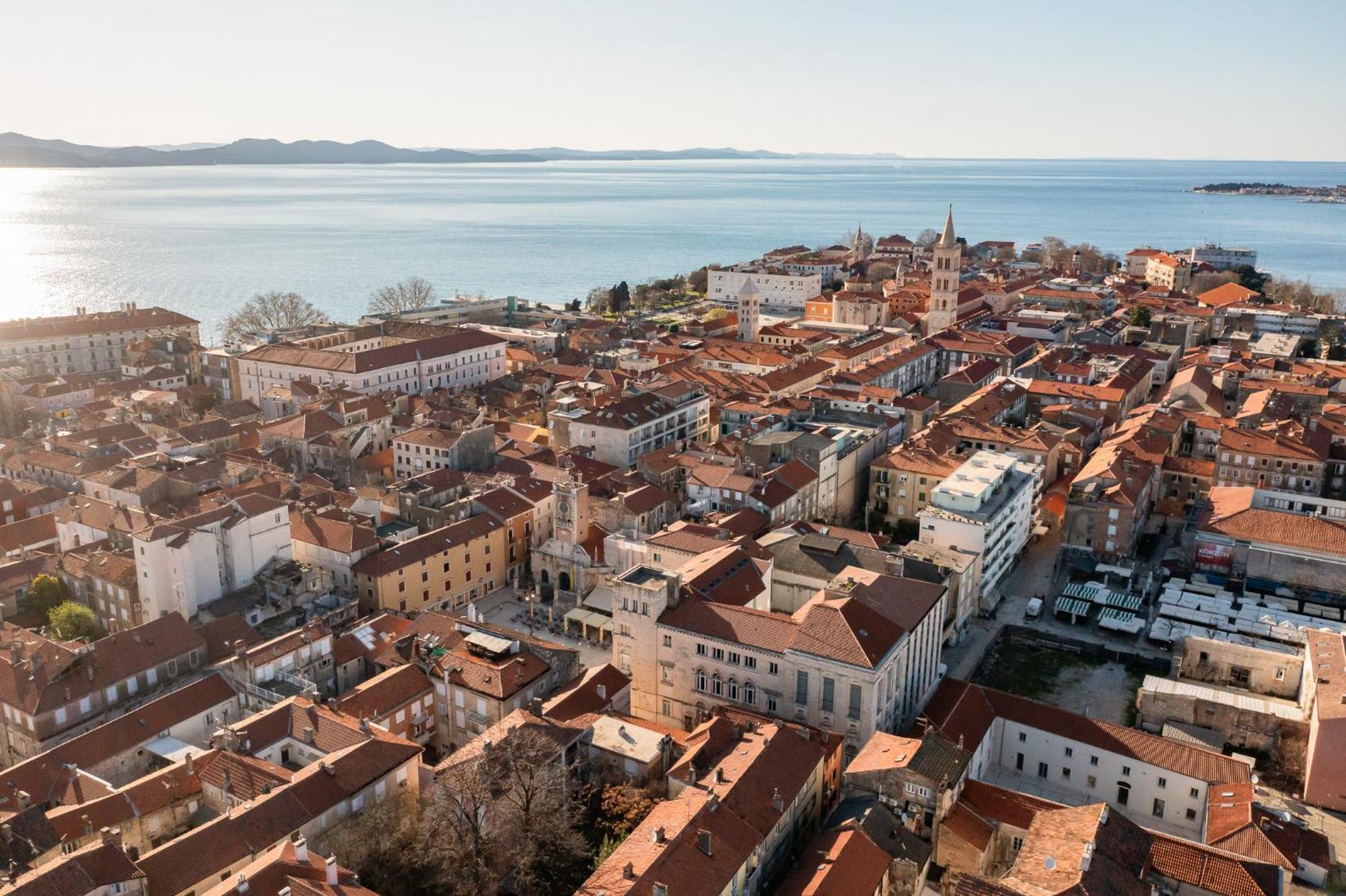 Central Rooms In Old Town By Belmont Realty Zara Esterno foto
