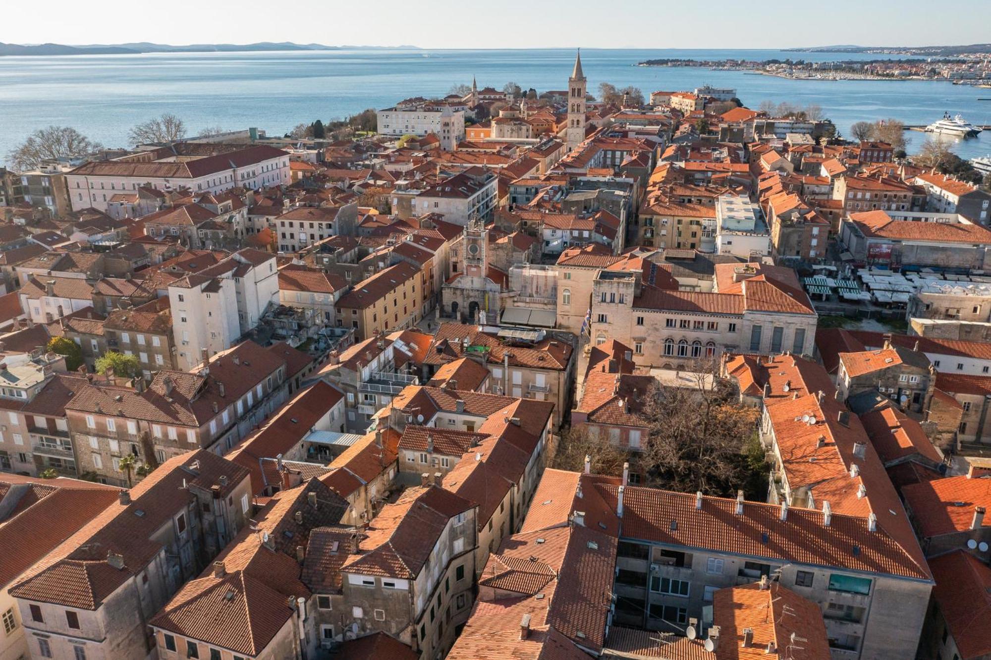 Central Rooms In Old Town By Belmont Realty Zara Esterno foto